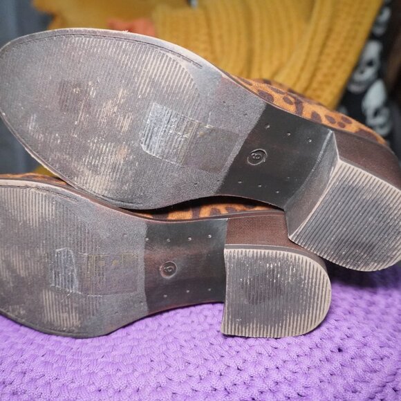 Pierre Dumas Garda-8 Women's Leopard Chunky Heel Front V Ankle Booties Size 6 - Picture 5 of 7